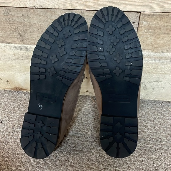 Kelly & Katie size 8.5M Taupe Colored Bexley Loafers with Chain Accent - Picture 4 of 7